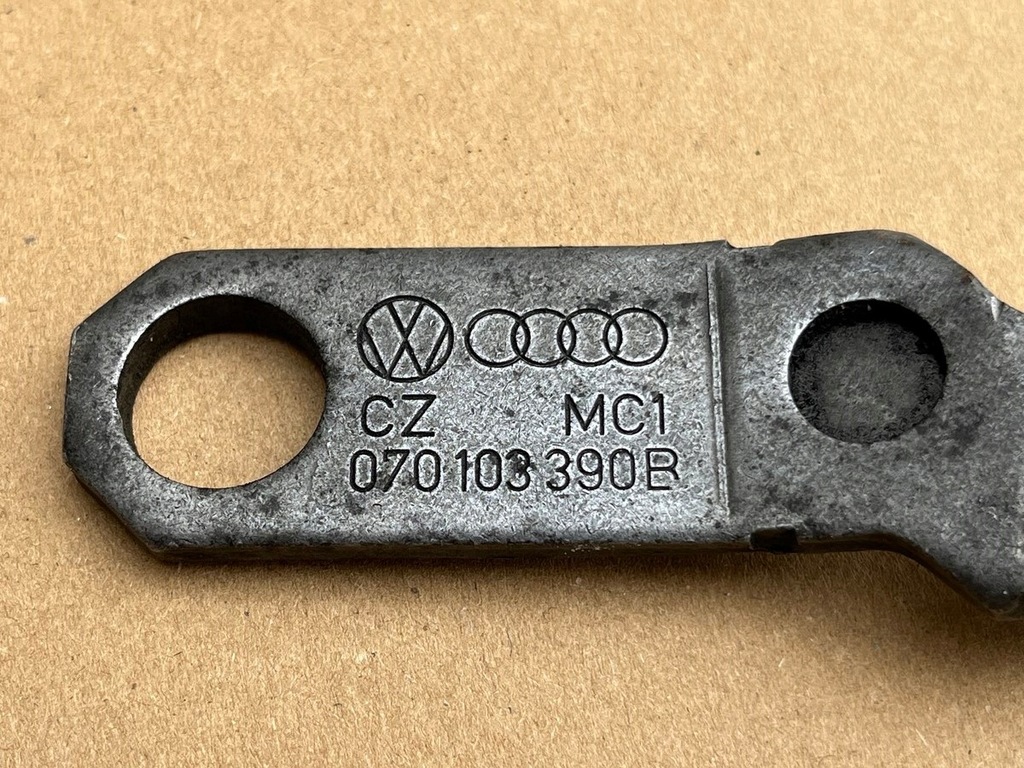 MOTORHALTERUNG VW T5 2.5 TDI 070103390B CARAVELLE MULTIVAN Product image