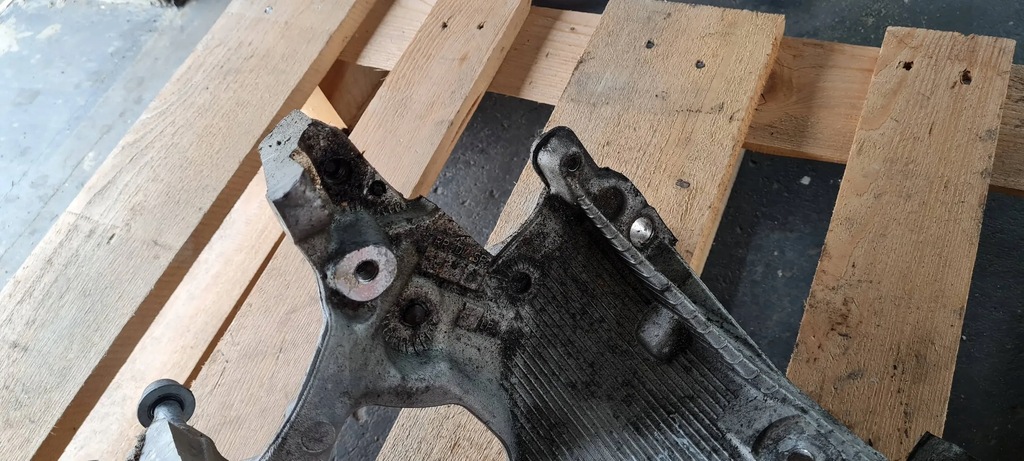 A5 8W LEAP BRACKET SLED MONTAGE RECHTS VORNE RECHTS 8W0399296E A4 B9 8W Product image