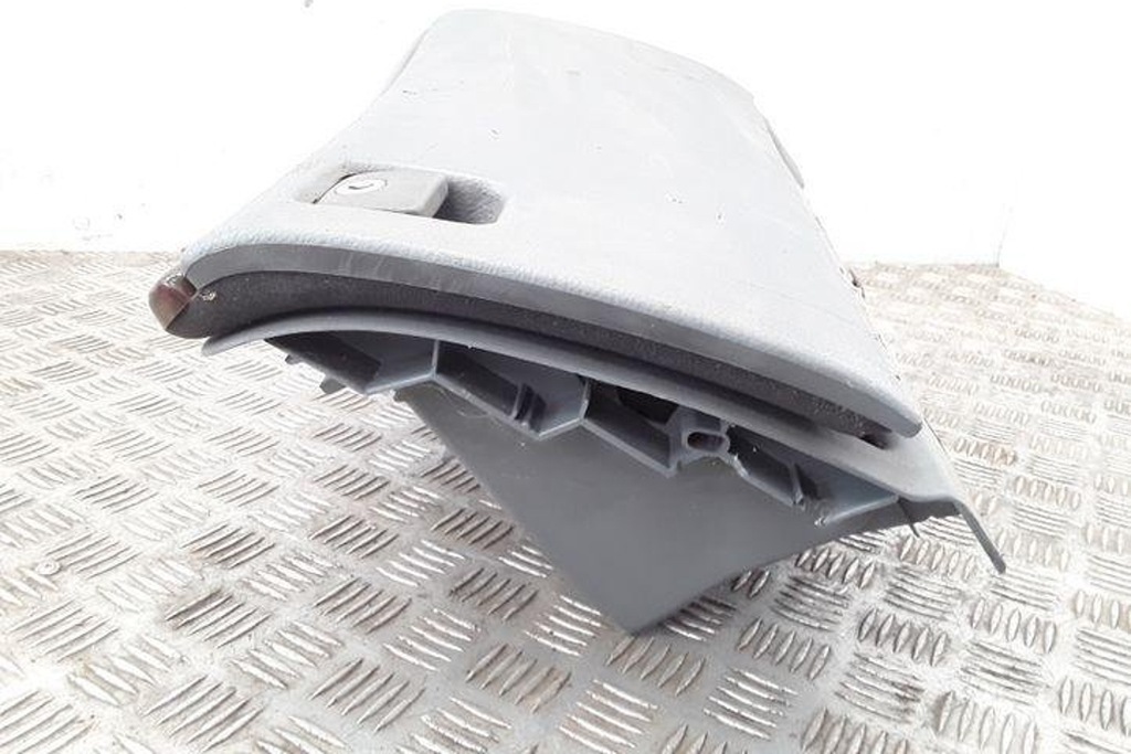 Personal Peugeot 406 Coupé (8C) 9616630777 2,0 l Benzin 97 kW 2000 Product image