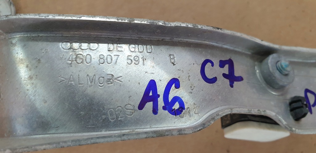 KOTFLÜGELHALTERUNG LINKS AUDI A6 C7 4G0807591B Product image