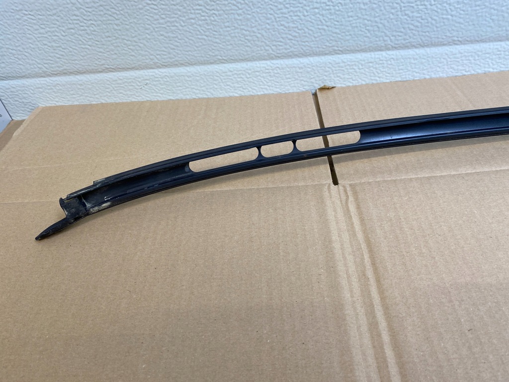 BMW E39 COMBI DACHLEISTE, RECHTS, SCHWARZ Product image
