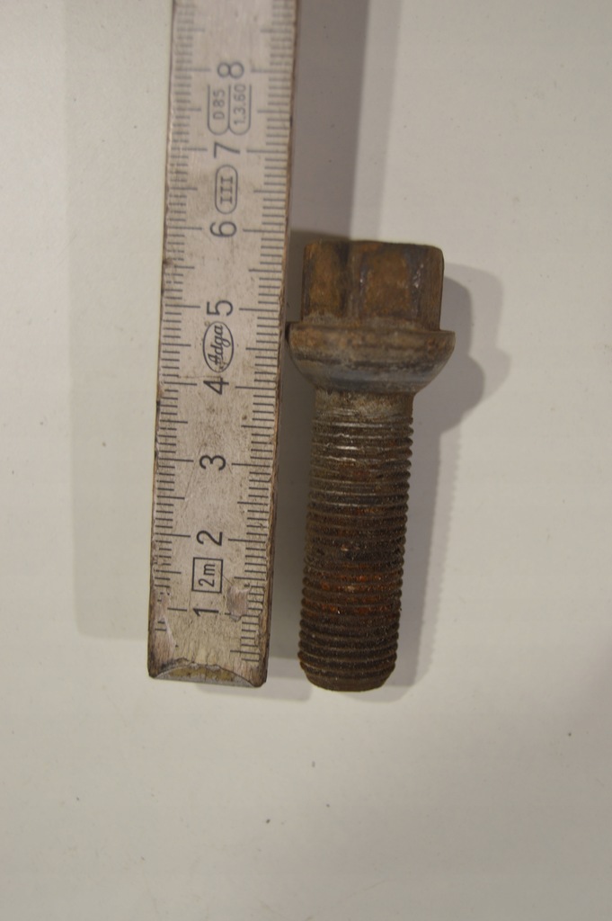 Mercedes W140 Radschraubenbolzen Product image