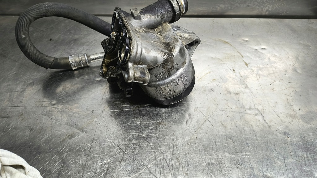 BMW 3,0B N54B Ölfiltergehäuse 7516383 Product image
