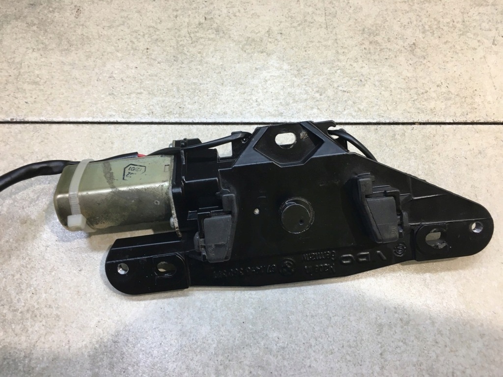 Kofferraumdeckel-Absenkschloss E39 FL COMBI 8362371 Product image