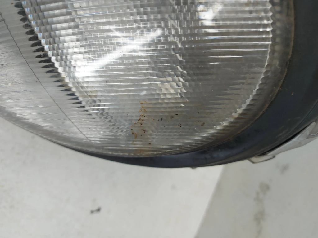 Mercedes-Benz C-Klasse 203 W203 linker Frontscheinwerfer-Frontreflektor Product image