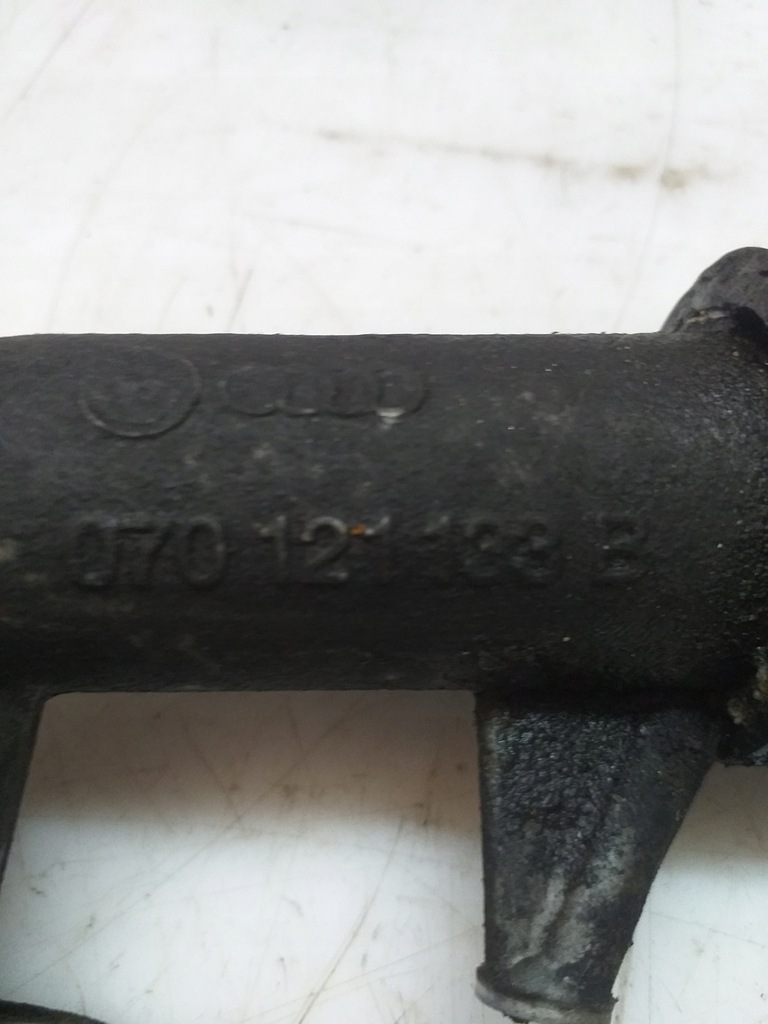 WASSERANSCHLUSS VW T5 2.5TDI 070121133B Product image
