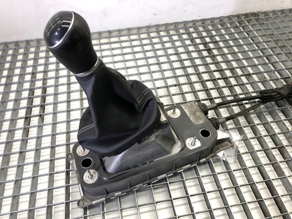 SCHALTHEBEL VW TOURAN 1,6 105KM 10-15 Product image