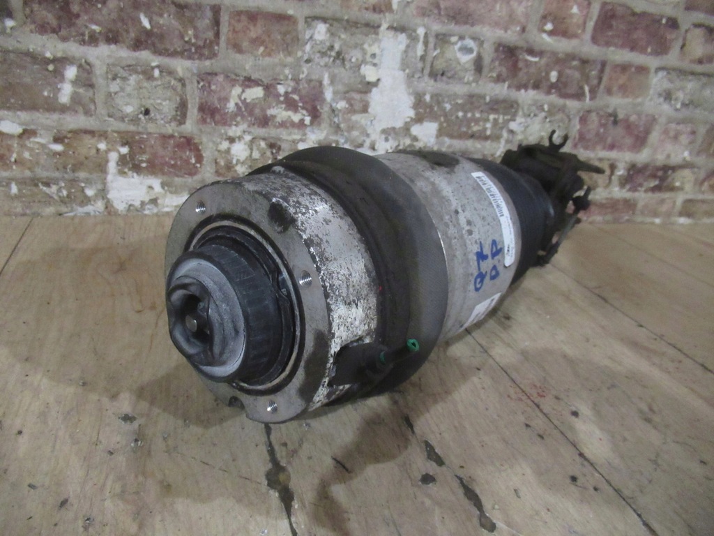 PNEUMATISCHER STOSSDÄMPFER VORNE RECHTS 7L8616040B AUDI Q7 JAHR 2005/2015 Product image