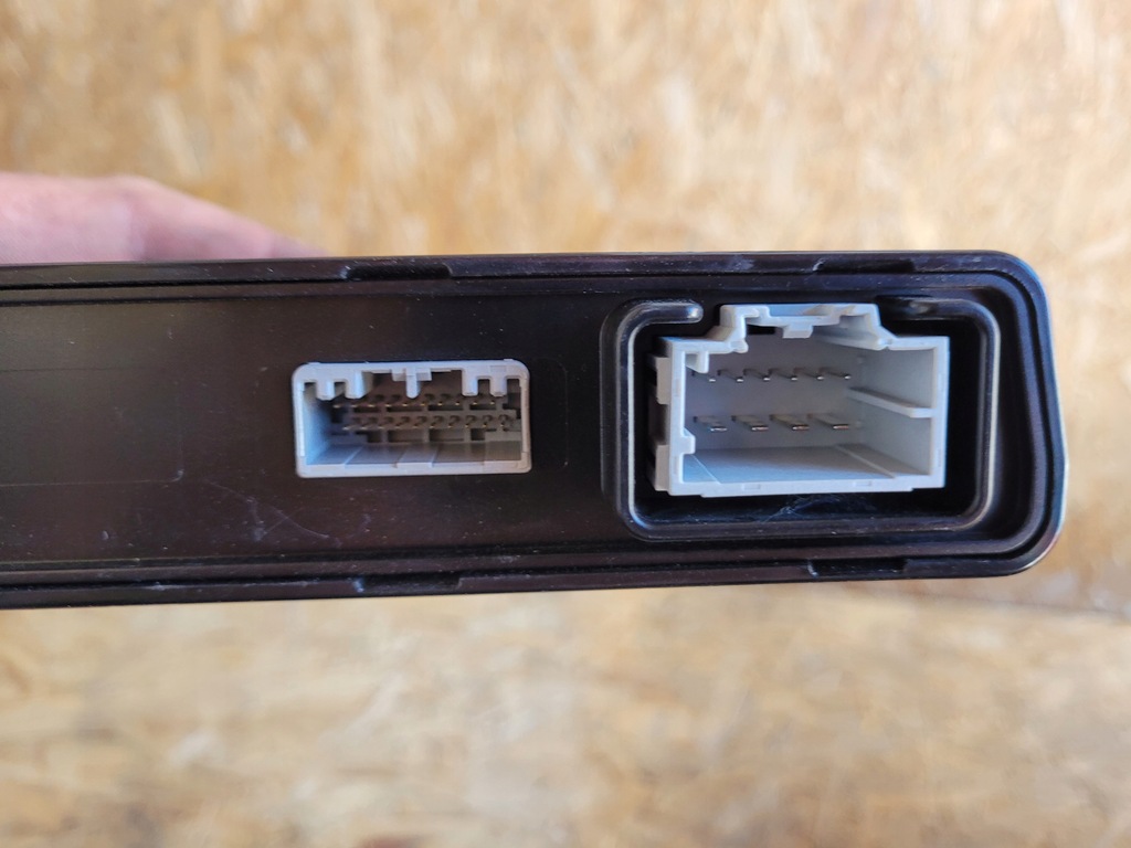 TESLA MODEL X CONTROLLER-MODUL 1007618-00 Product image