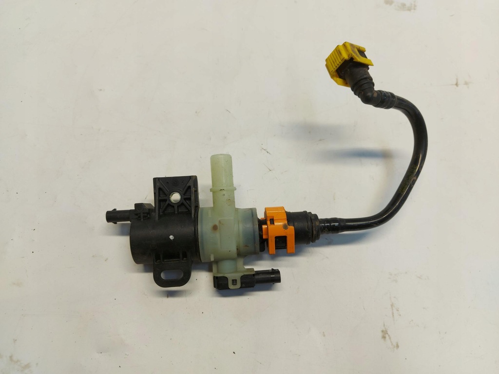 Volvo XC40 T5 EH, 2021 Vakuumventil Magnetventil 1,5 eh 3213991 Product image