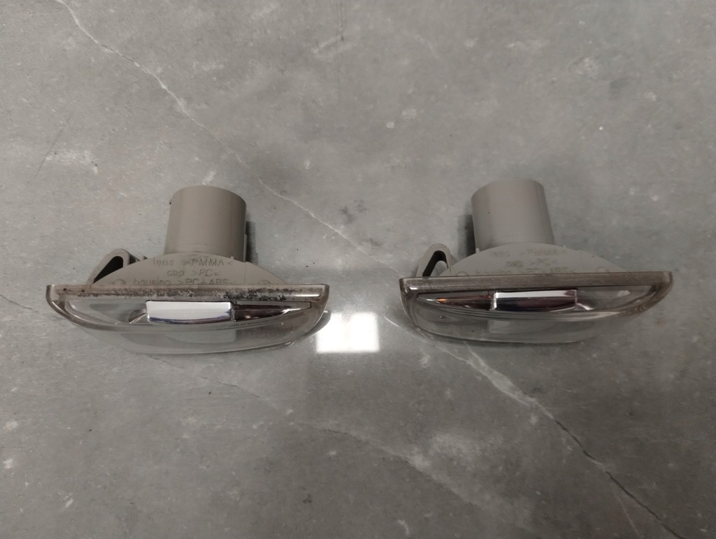 KIERUNKOWSKAZ P+L OPEL CORSA D/E INSIGNIA ZAFIRA MERVIA 13497990 13497989 Product image