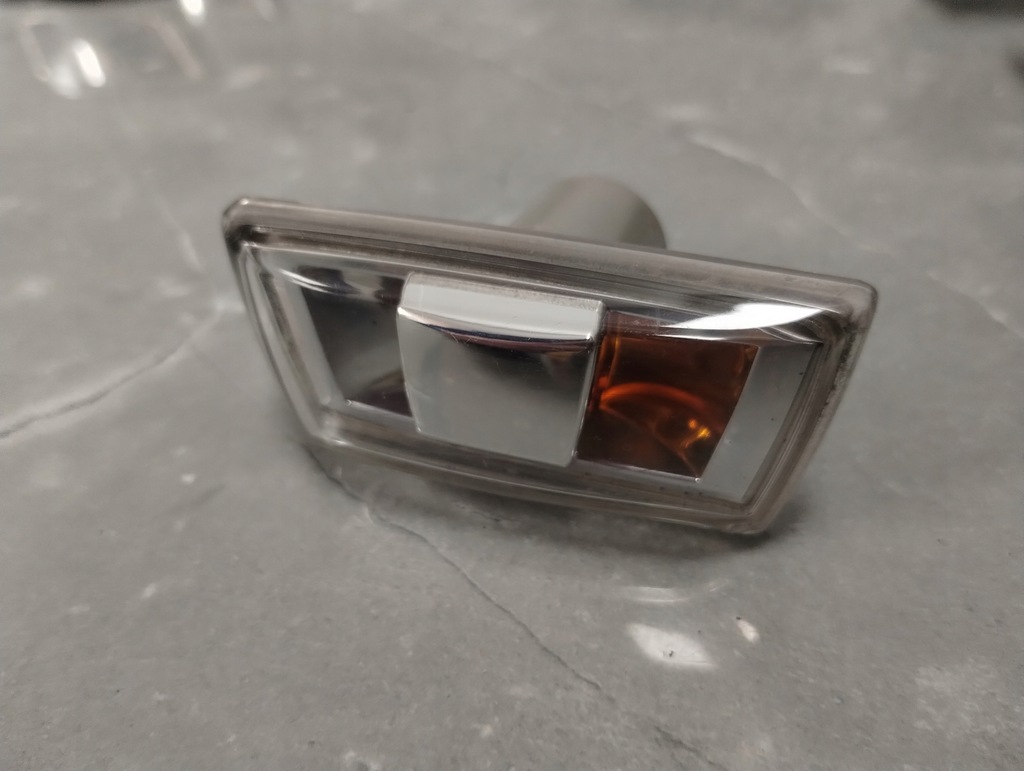 BLINKER RECHTS ASTRA H CORSA D/E INSIGNIA ZAFIRA MERIVA B GM 13497990 Product image