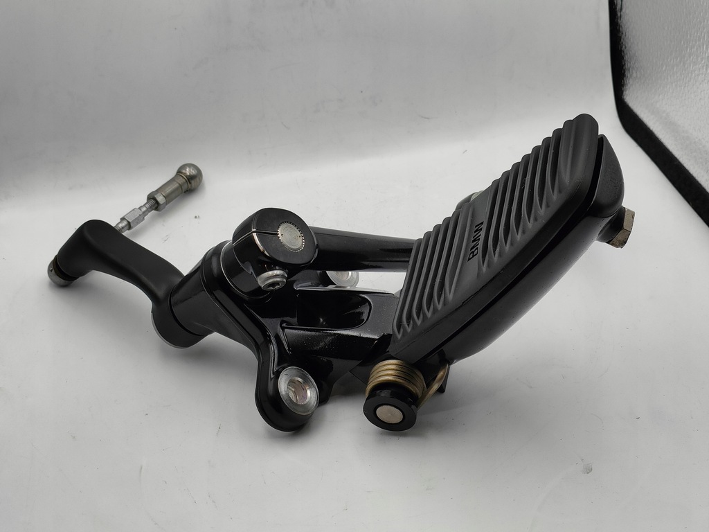 FUSSRASTEN-SET LINKS SCHALTHEBEL BMW R18 B K35 Product image