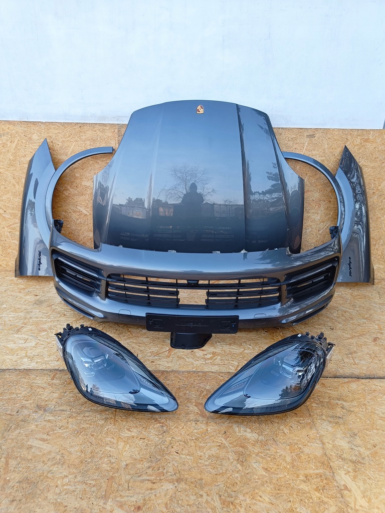 Porsche Cayenne E-Hybrid 2022r Front in der Farbe M7Q Maske 9Y 9Y0 Stoßfängerlampe Product image