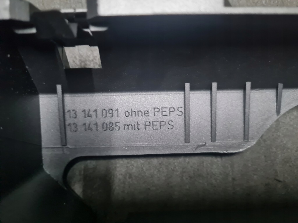 Opel Konsole Radio Rahmenblende OE 13141091 Product image