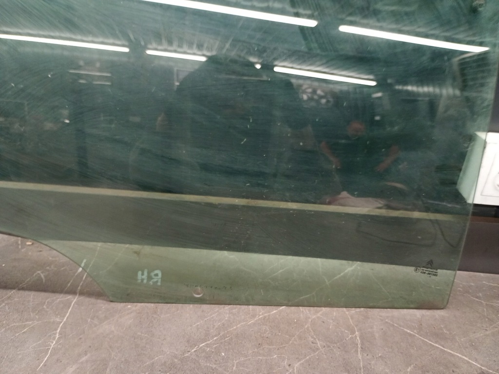 Rechts Glas hinterher Citroen C3 und 04R Product image