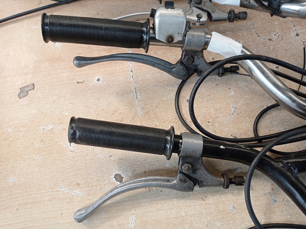 WSK - Vögel - Lelek - Lenkrad mit Türgriffen - 4 Stücke (1,2,3,4) Product image