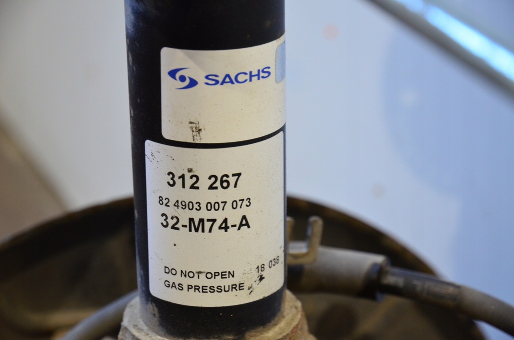 VW JETTA RECHTE AUFHÄNGUNG 1K0407272EC KOMPLETT Product image