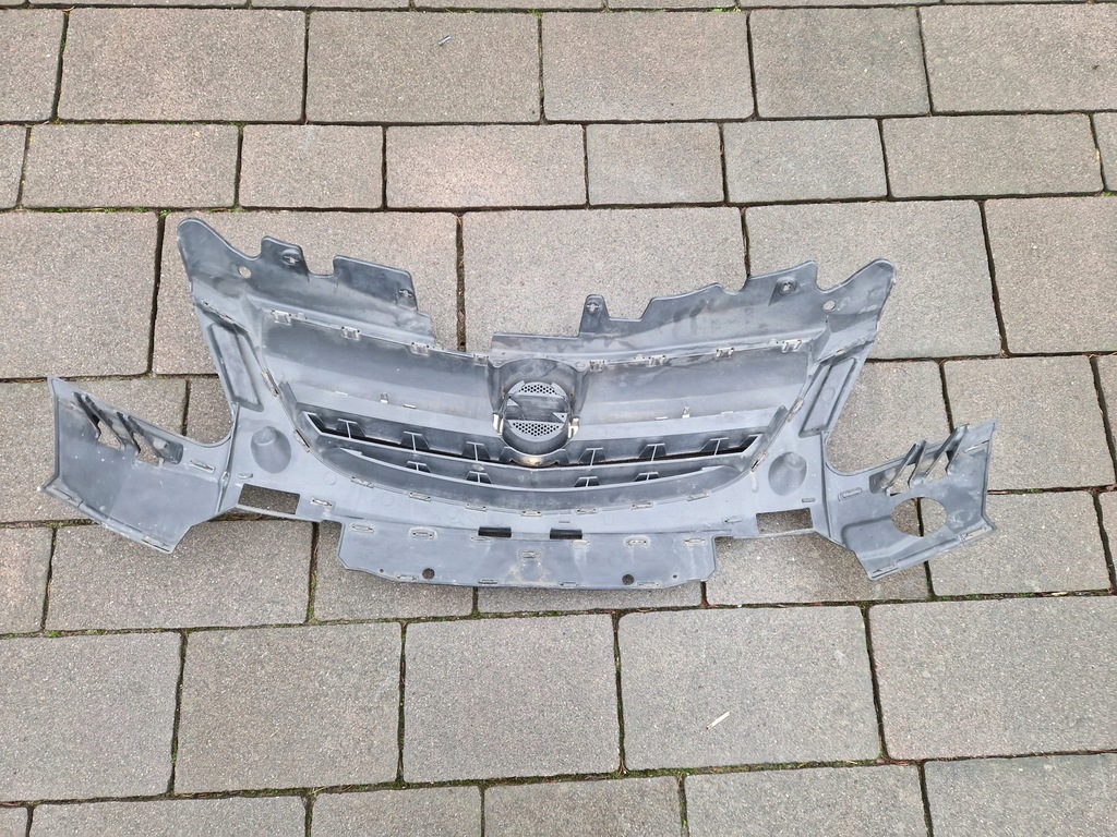 Opel Corsa D Vor dem Aufheben der vorderen Stoßfänger Dummy Chrom 13179940 06-2011 Product image