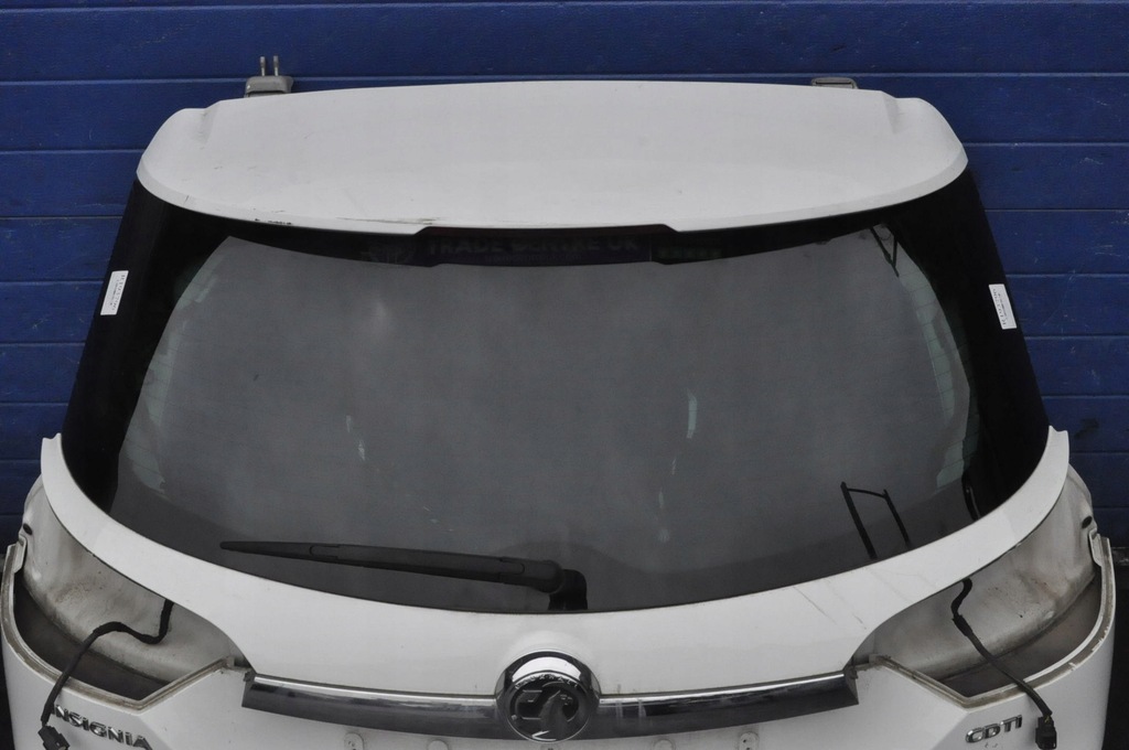 OPEL INSIGNIA EIN HECKKOFFERHEBER Product image