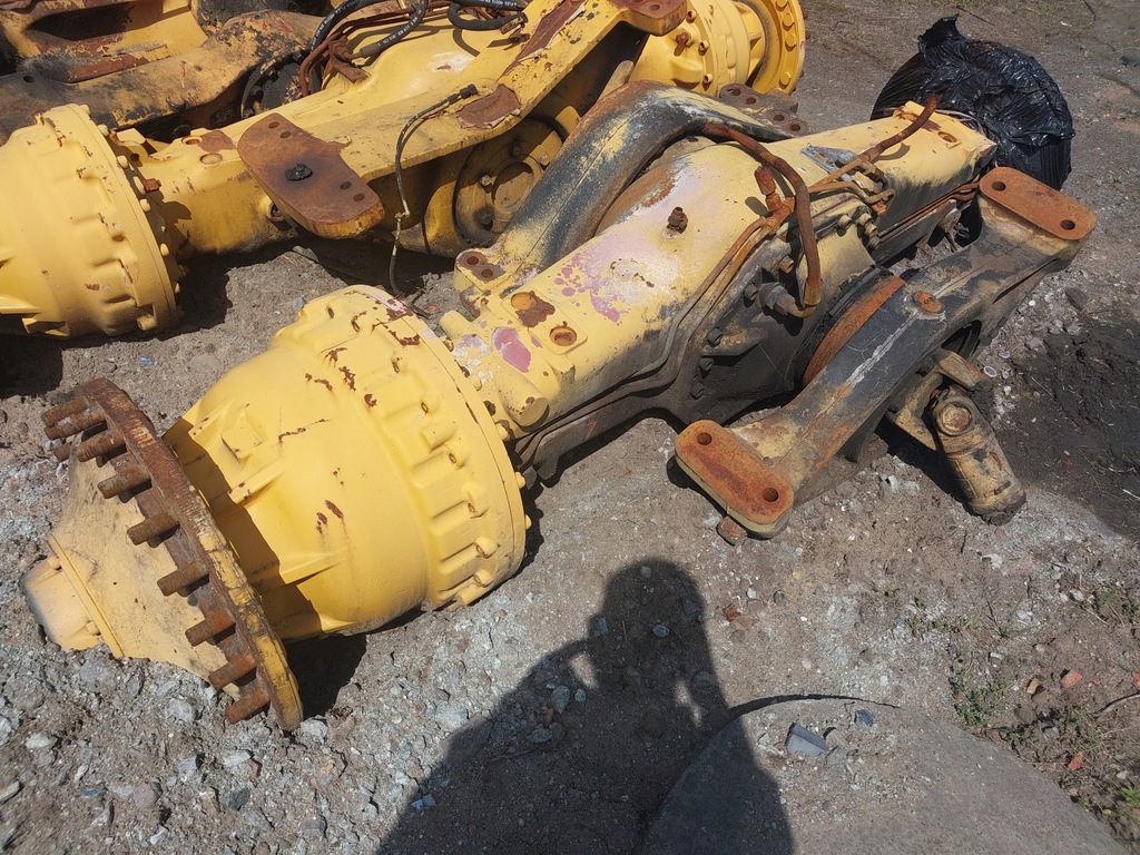 ACHSE 11102793 HINTERER KRAFTSTOFFLADER VOLVO L150F L180F Product image