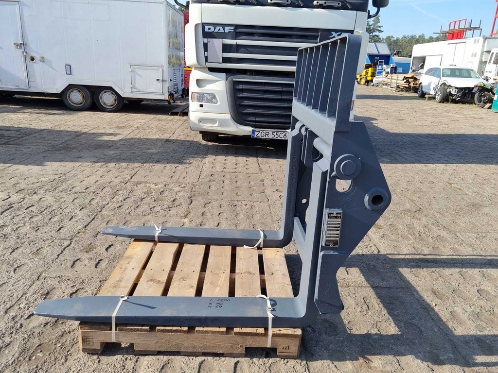 CARAT MIT KIPPGABELN PFB 5 Tonnen * MANITOU * MERLO * Import Deutschland Product image