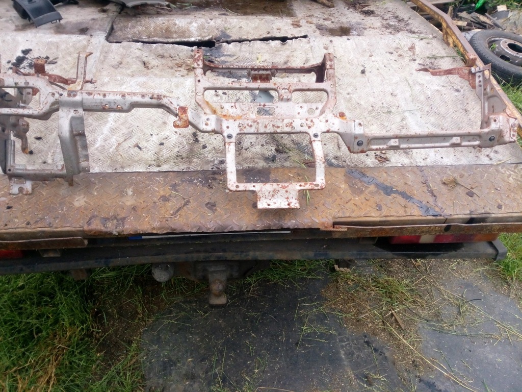 Nissan Cabstar Maxity Kotflügel Schmutzfänger komplett Product image