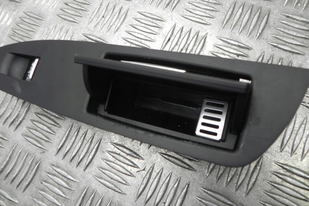 Aschenbecher BMW 7 (F01, F02) 9116338 2012 Product image