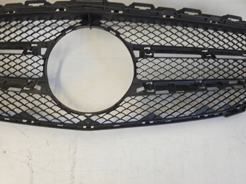 Grill Dummy Stoßfänger Mercedes C Klasse W205 A2058801704 Product image