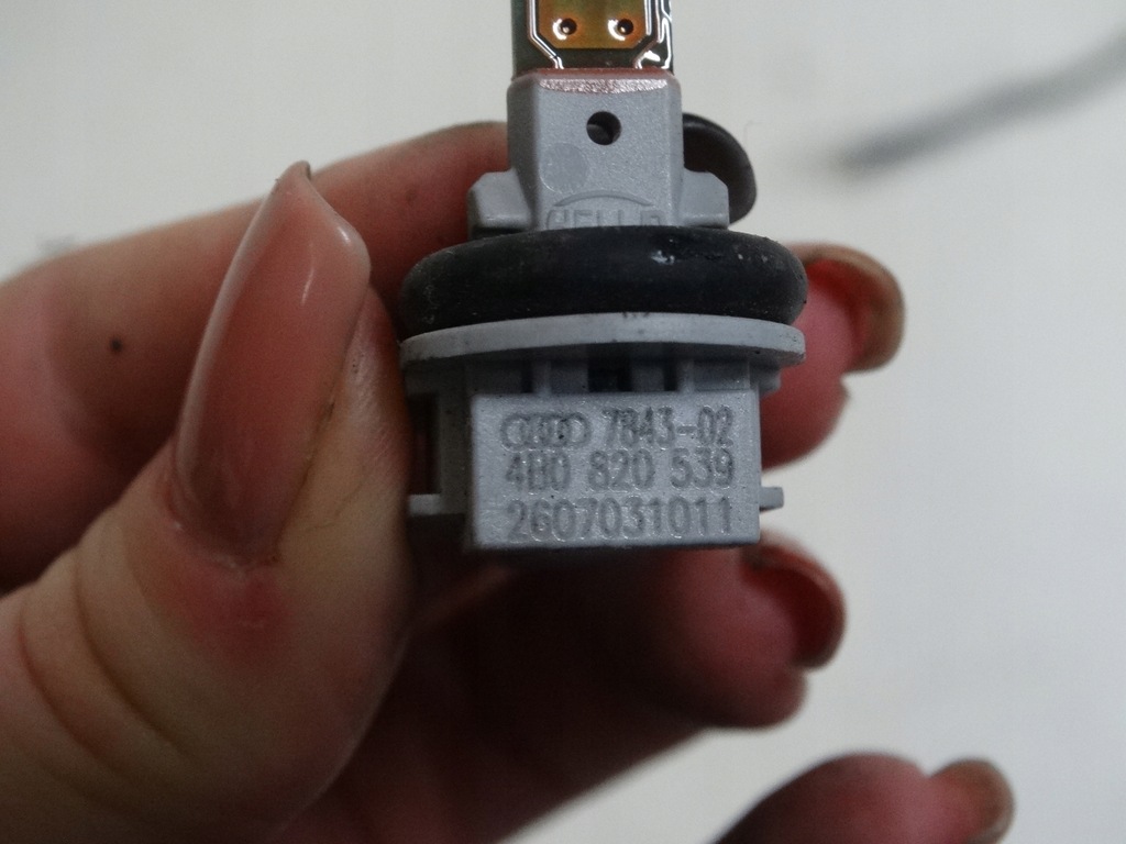 TEMPERATURSENSOR VW AUDI SKODA SEAT 4B0820539 Product image