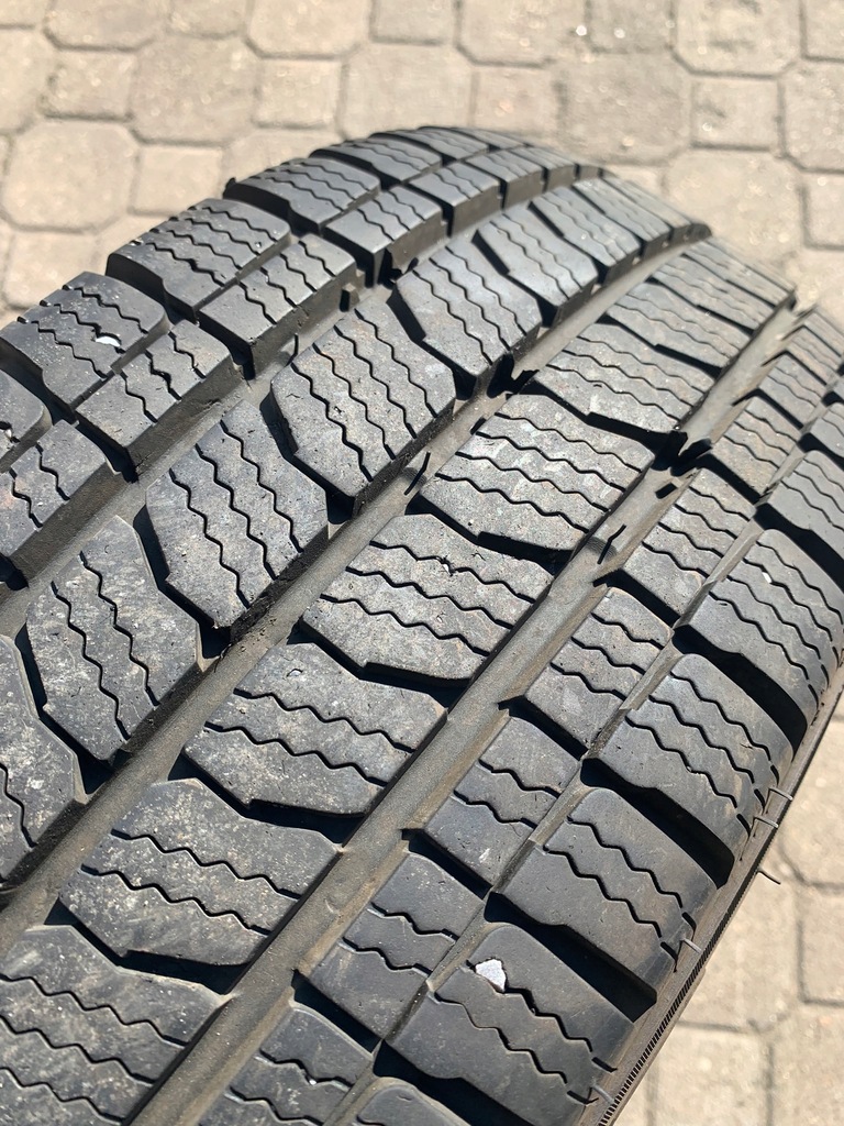 1 Stück BFGoodrich Activan Winter 215/65/15 C 8,6 mm Product image