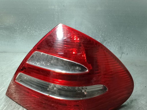 HECKLEUCHTE RECHTS MERCEDES-BENZ W211 A2118200464 SEDAN