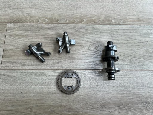 Suzuki XF 650 Freewind DR 650 Nockenwelle Ventil Kipphebel Nocken