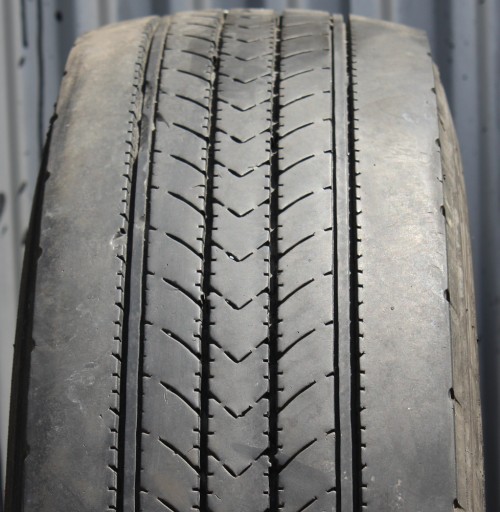 1x 205/75R17.5 BRIDGESTONE LKW-VORDERREIFEN