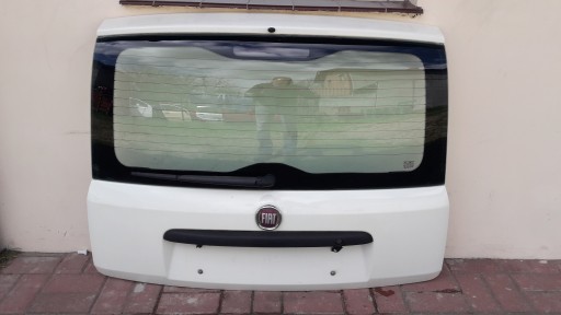 Die Luke des Fiat Panda II passt für Kinder von 03 bis 12 Jahren