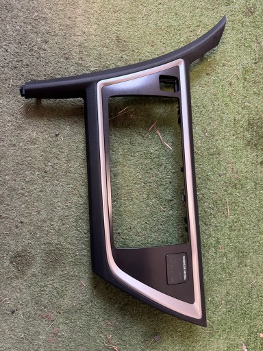TOYOTA AURIS II RADIOABDECKUNGSRAHMEN 55405-02430