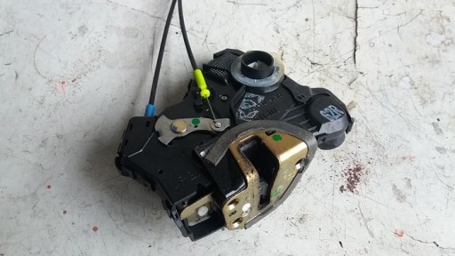TOYOTA AVENSIS II T25 TÜRSCHLOSS VORNE RECHTS 2PIN