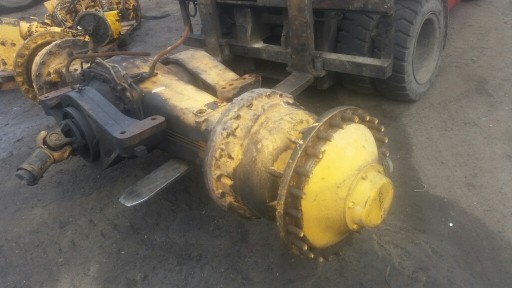 ACHSE 11102793 HINTERER KRAFTSTOFFLADER VOLVO L150F L180F
