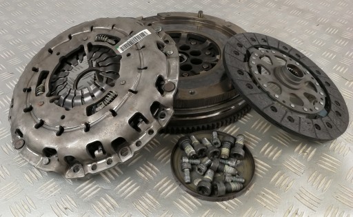 7614326 7614327 Kupplungsdruckplatte Zweimassenschwungrad BMW F20 F21 F22 1,5 T