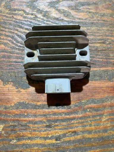 Spannungsregler Suzuki LTR 450 R 06-11 LTZ 400 R 09-18 LTF 250 06-09