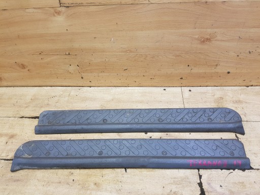 Titelseite 2 PCs Paar Nissan Terrano II