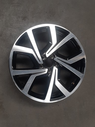 VW Polo (2017-) R18 5X112 7,5J ET51 Leichtmetallfelge 2G0601025AC