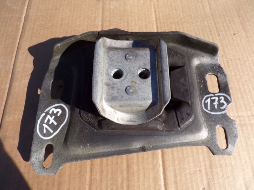 BOX KISSEN 9813699680 PEUGEOT 5008 II