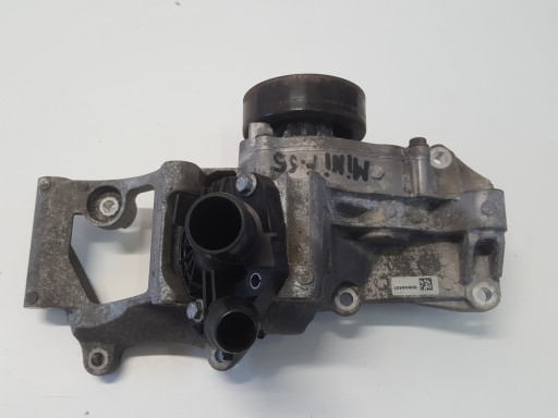 MINI F55 F56 F57 BMW 1.5d Pumpe Motorhalterung 16 Jahre alt.