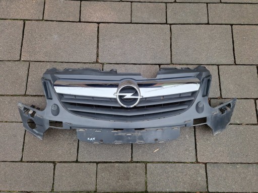 Opel Corsa D Vor dem Aufheben der vorderen Stoßfänger Dummy Chrom 13179940 06-2011