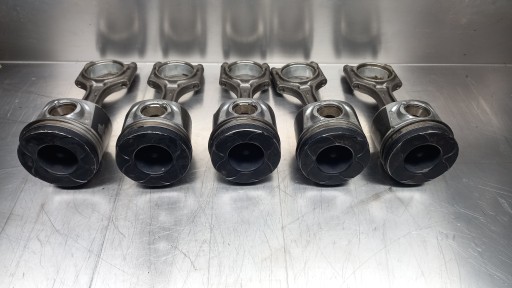 PLEUELKOLBEN VOLVO 2.4 D5 D5244T15 SET