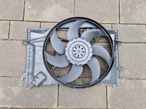 C-Class W203 Ein weiteres Gehäuse mit Fan 400W A2035001593 A2035400688 2006