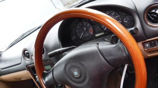 Holzlenkrad Nardi Torino Mazda MX-5 Knopf