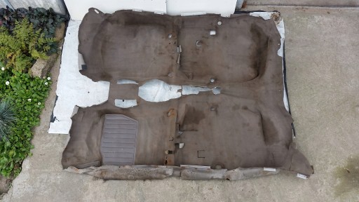 INNENKABINE BODENTEPPICH MAZDA 323S BA