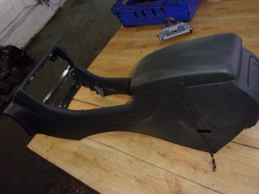 CITROEN C5 III X7 TUNNEL ARMLEHNE EUROPA